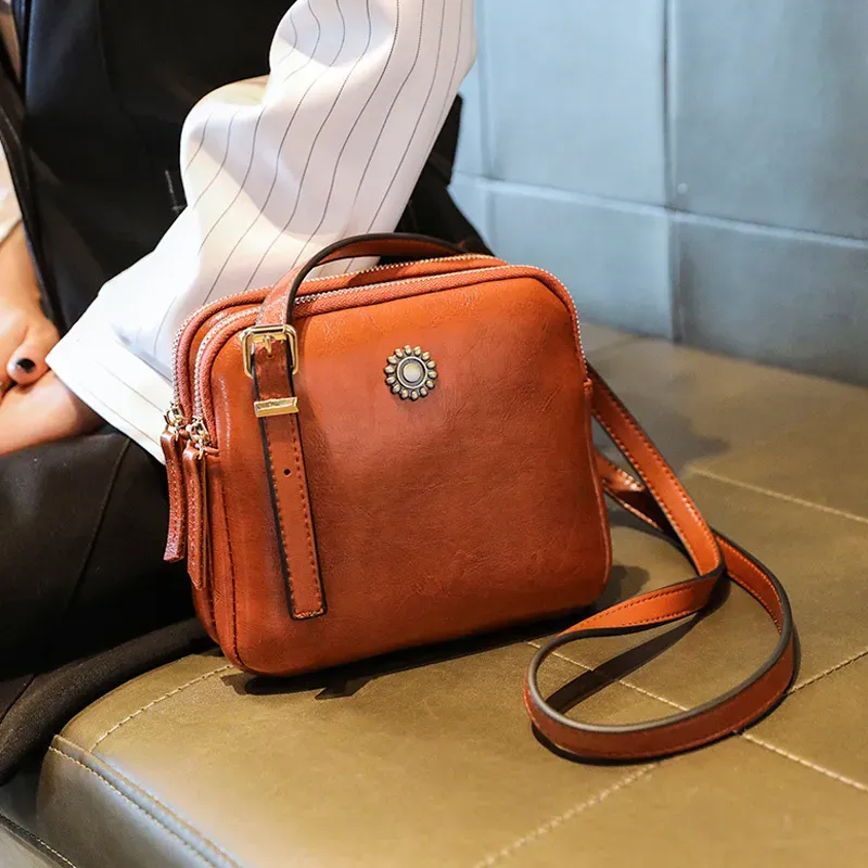Women Basic Vintage Zipper Design Solid Color PU Crossbody Bag