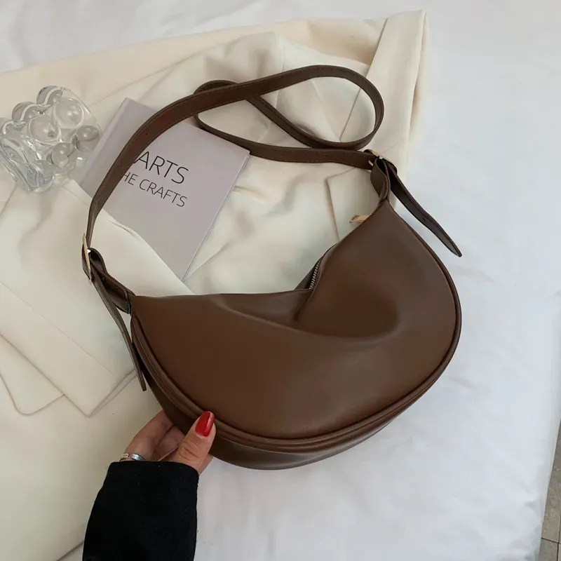 Women Fashion Casual Crossbody Dumpling Bag